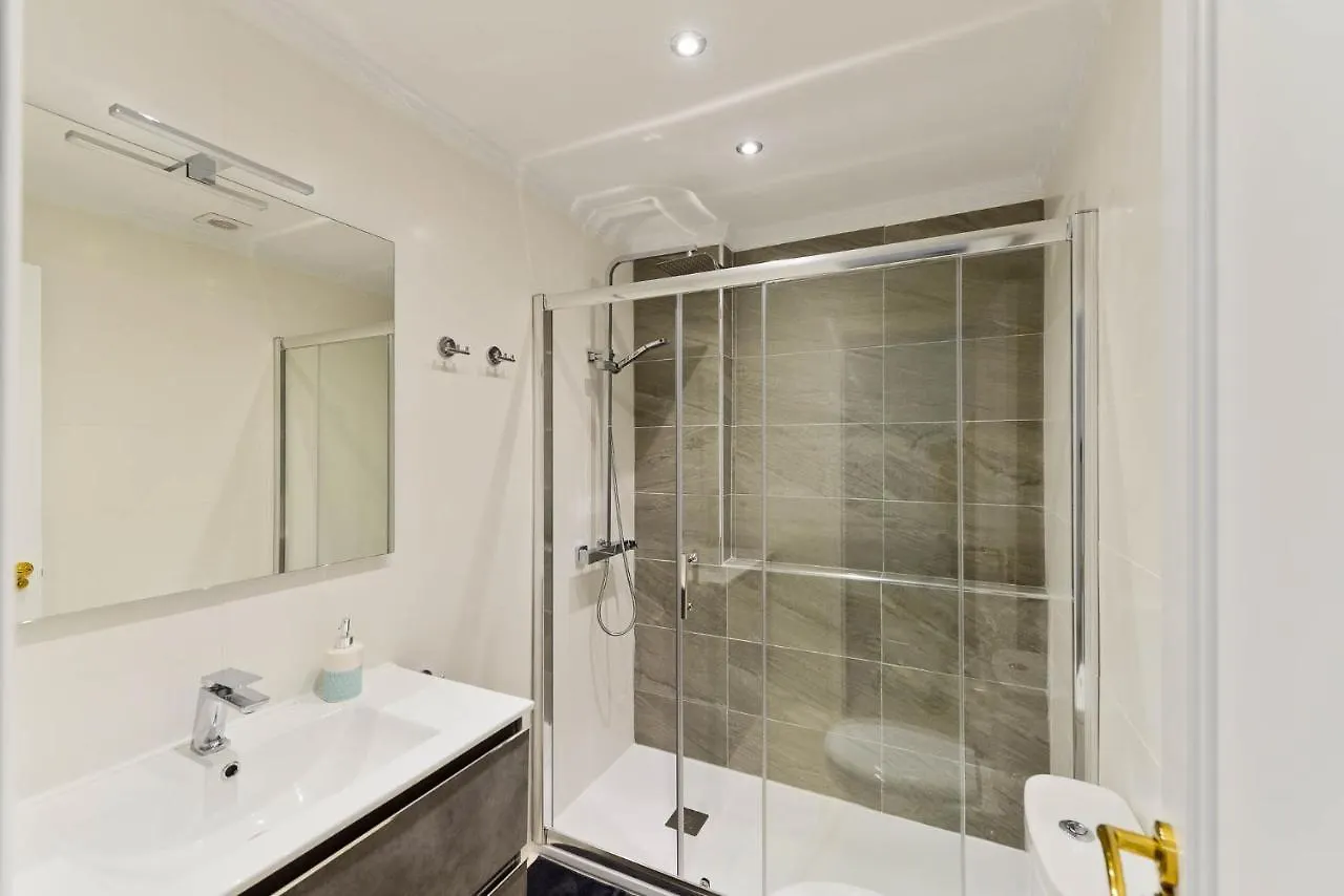Refurbished 2-Bed Apartment Burriana Beach. Nerja 0*,