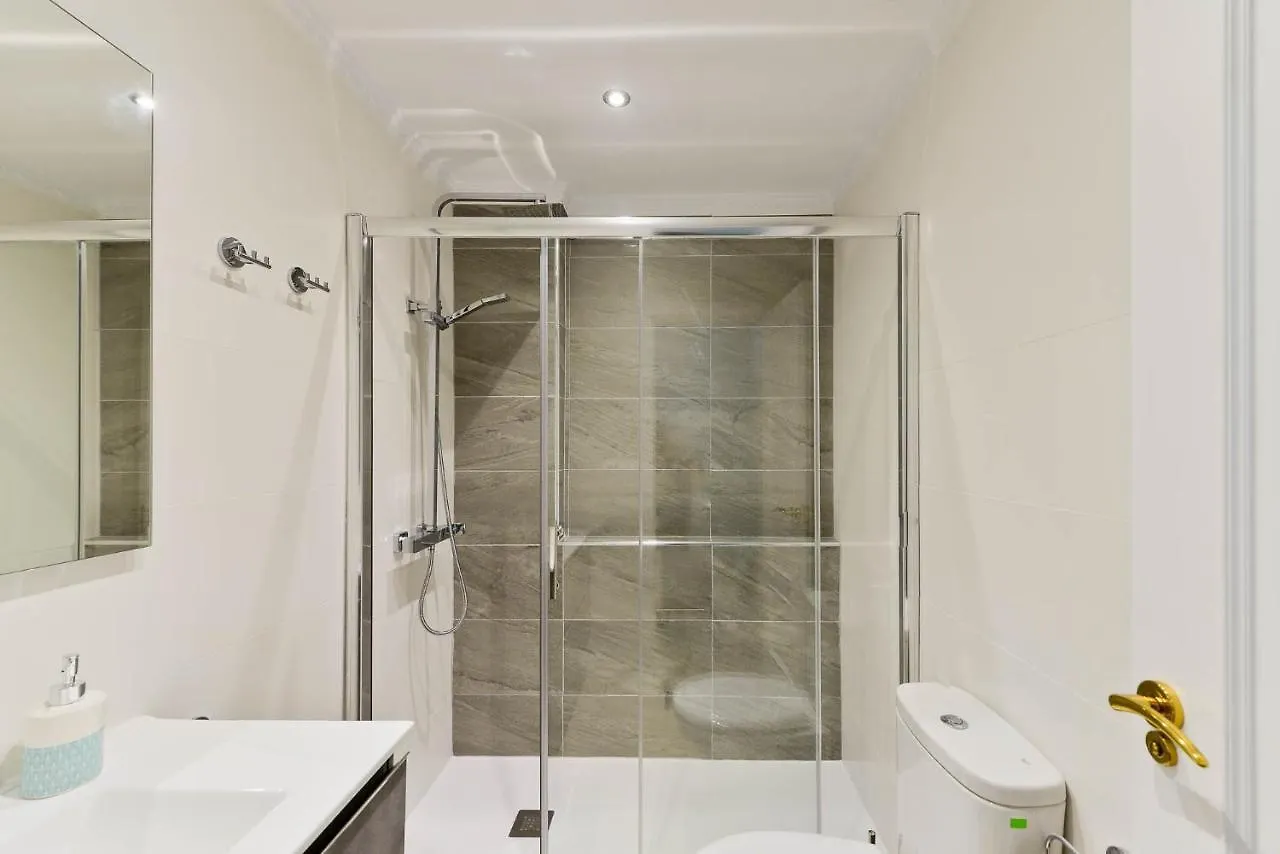 Refurbished 2-Bed Apartment Burriana Beach. Nerja