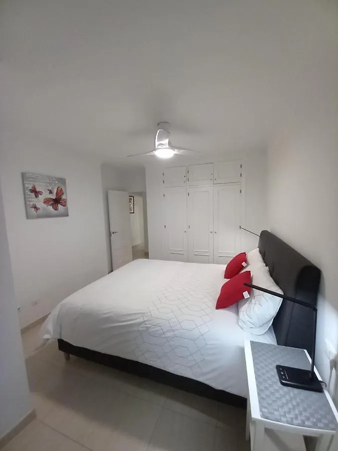 Refurbished 2-Bed Apartment Burriana Beach. Nerja